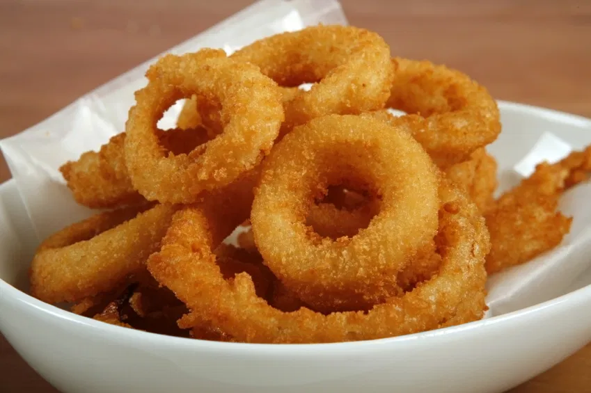 Anelli di cipolla fritti