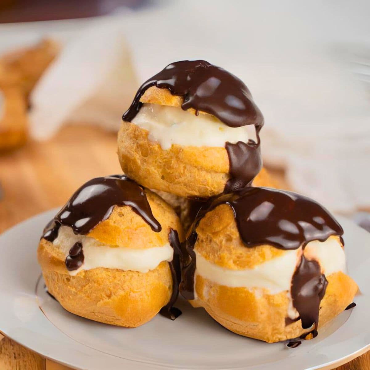 Profiterole crema e cioccolato